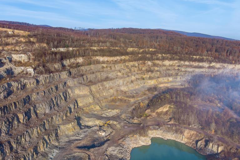 Asbest in Naturgesteinen: eine oft unterschätzte Gefahr 