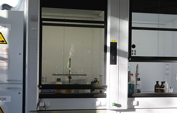 Analysis of galvanic process baths and electrolytes 